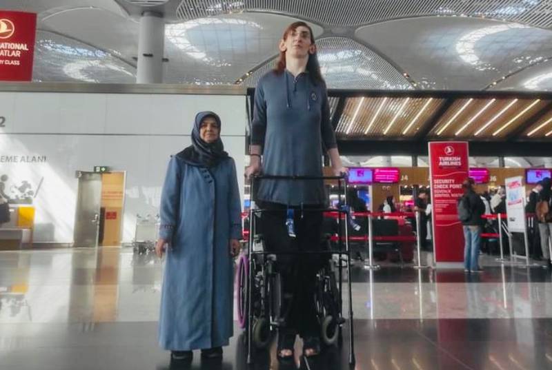 mujer mas alta del mundo