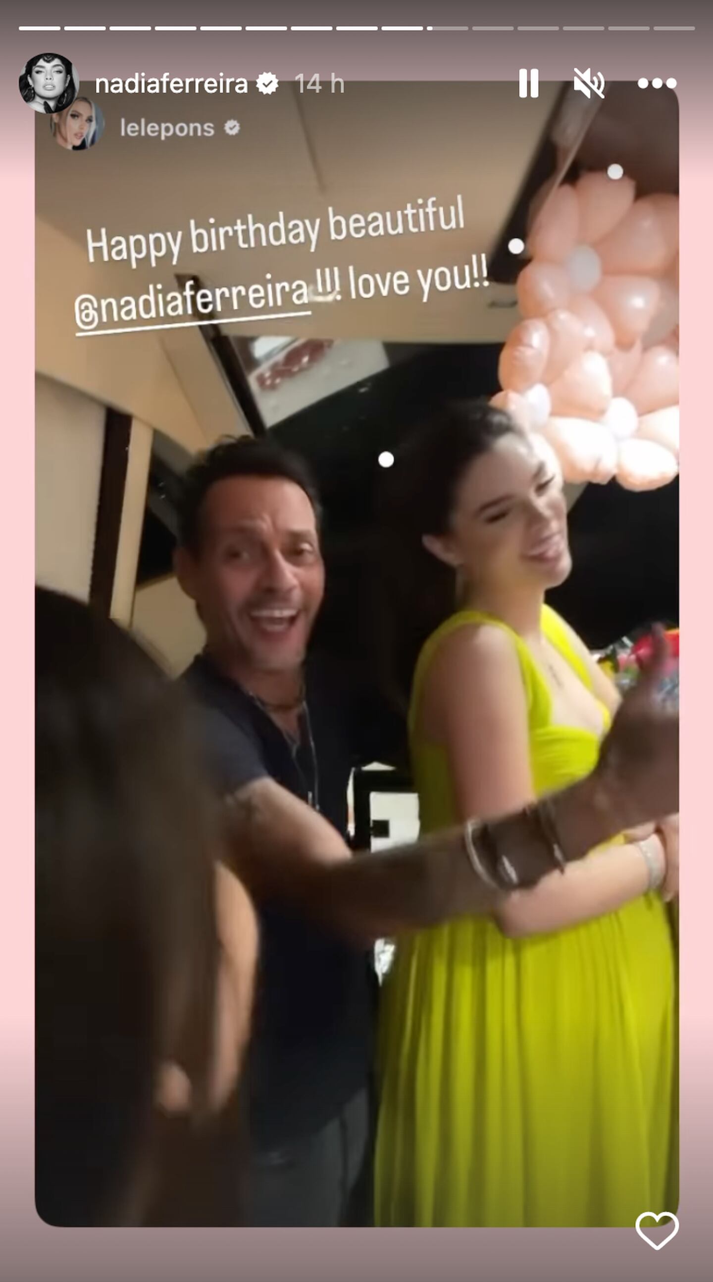 Marc Anthony festeja el cumpleaños de Nadia Ferreira.