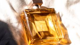 ¡Cítricos y amaderados! Según ChatGPT estos 5 perfumes son los mejores para hombre y siguen en venta