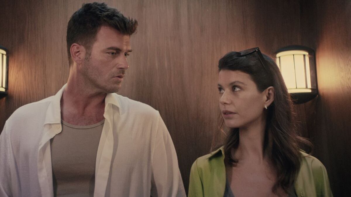 Kivanç Tatlitug y Beren Saat son los protagonistas de 'Última llamada para Estambul'