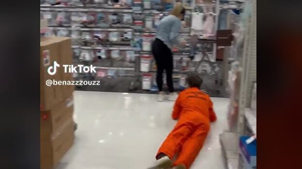 Joven es viral por su método de conquista