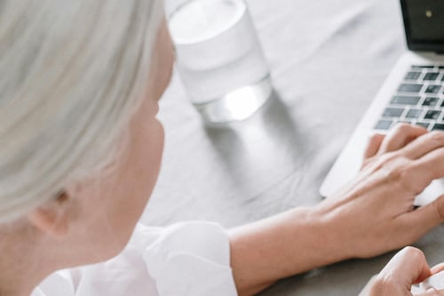 El poderoso remedio casero y natural que elimina las canas en solamente 3 días