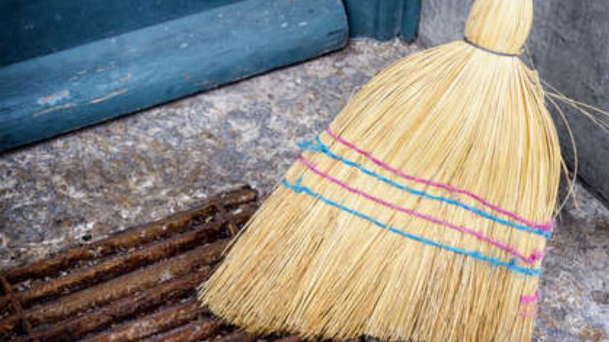 Feng Shui: el lugar dónde jamás debes guardar la escoba porque atrae la mala suerte
