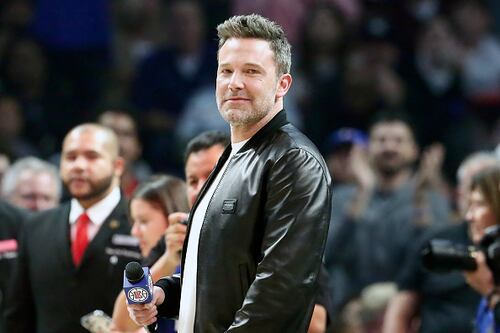 Ella es la productora de televisión que le robó el corazón a Ben Affleck antes de volver con JLo