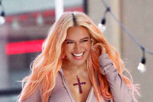 “Una mini ‘bichota’”: sobrina de Karol G sorprende con su parecido con la cantante