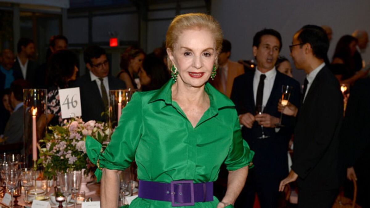 Las 3 prendas que ninguna mujer de 50 años debe usar según Carolina Herrera: son inapropiadas