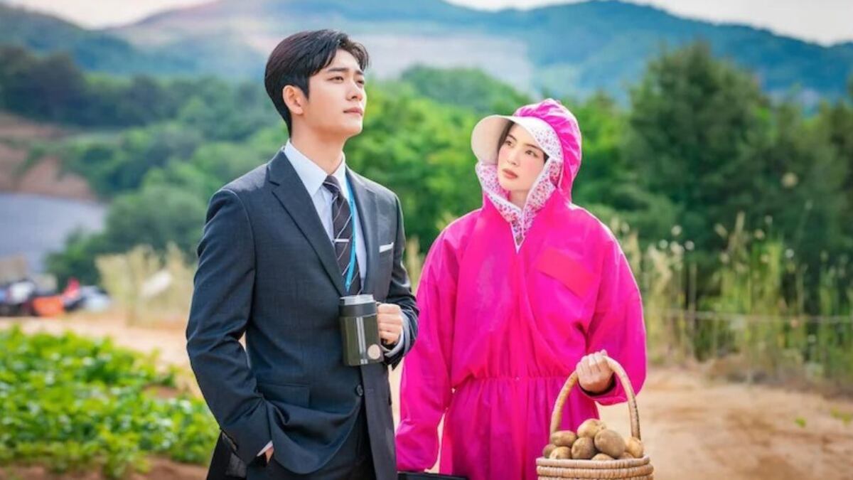 Escena de la serie 'Amor en el laboratorio'