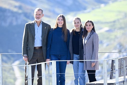 El polémico gesto de la infanta Sofía con el que rompió el protocolo en evento y generó debate