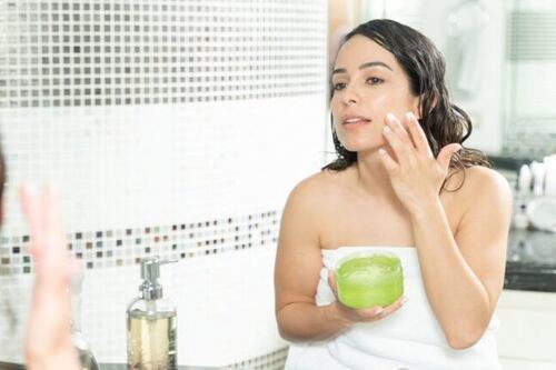 Mascarilla de aloe vera: el mejor secreto para hidratar las pieles más tirantes y apagadas