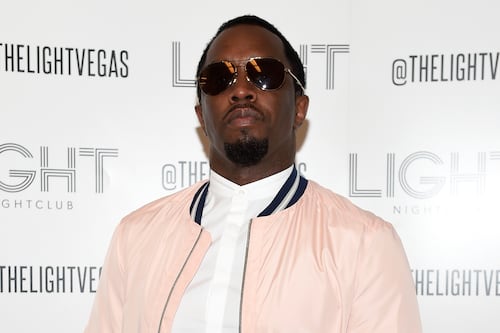 Escalofriante testimonio de mujer que acusa a ‘Diddy’ Combs de amenazarla con cuchillo y violarla