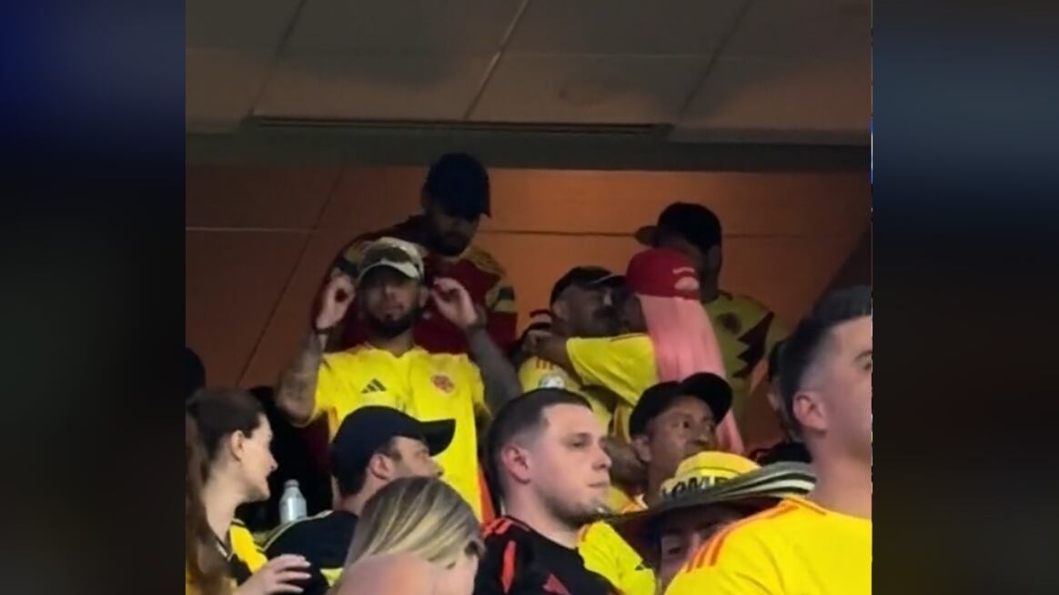 Karol G y Feid protagonizaron tremenda ‘besuqueadera’ en la final de la Copa América