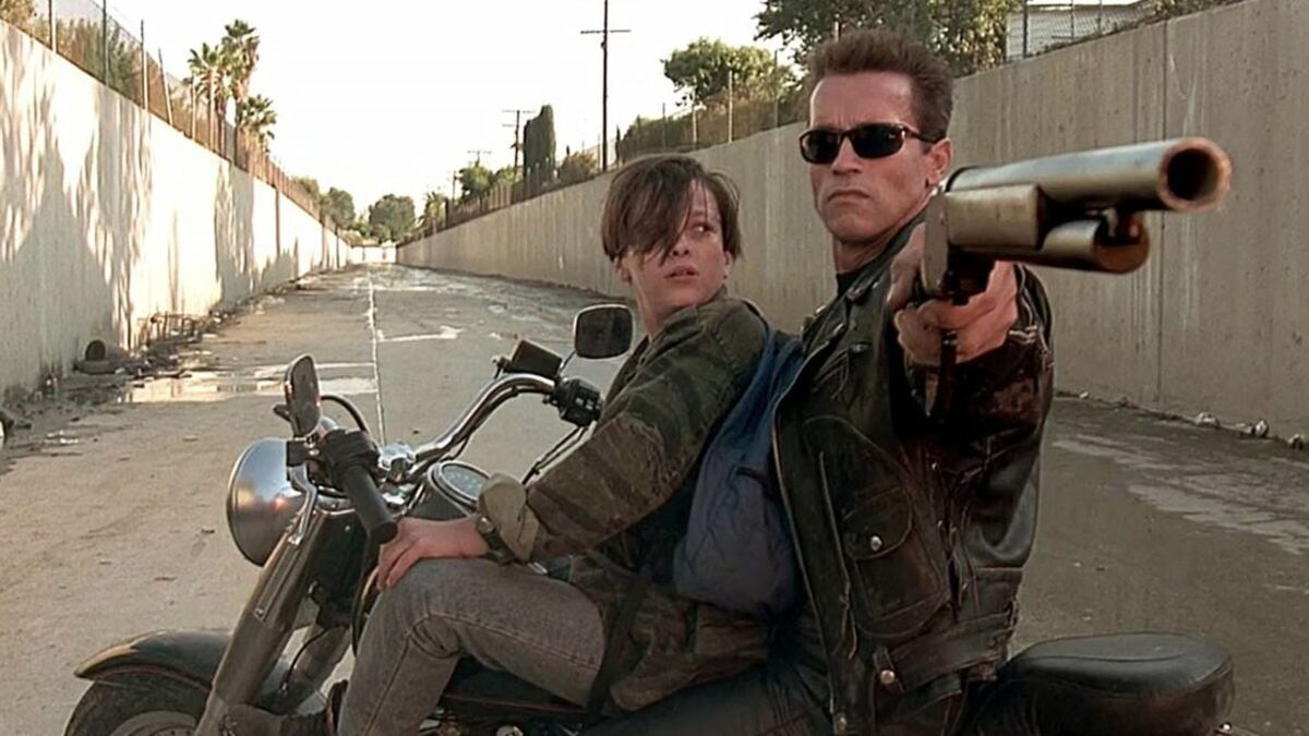 La mejor película de acción de todos los tiempos está en Netflix y Prime Video y sigue impactando al mundo