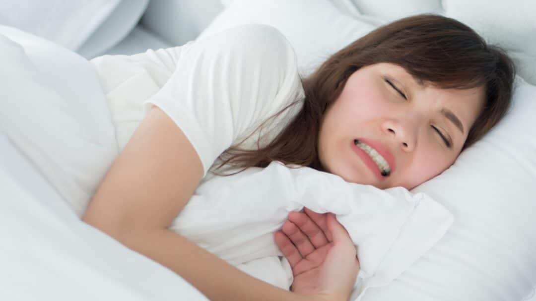 Soñar que se caen los dientes puede referirse a situaciones que se tienen reprimidas.