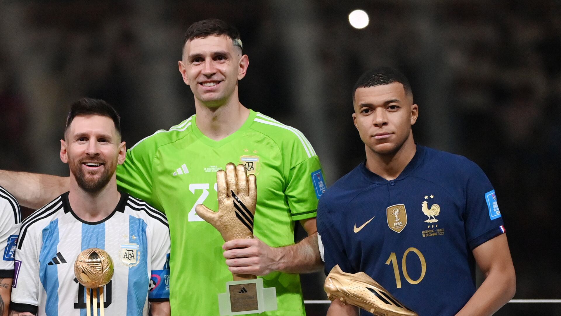 Emiliano Martínez se burló de Kylian Mbappé durante la celebración de Argentina por el título en el Mundial Qatar 2022.