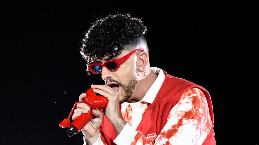 Stefan Kramer imitando a Bad Bunny