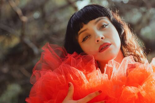 “Acepto, te amo”: Mon Laferte anunció que se casó y compartió postales de la boda