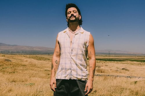 La foto con la que Camilo “da la impresión de no bañarse”: “Le tiene miedo al agua”