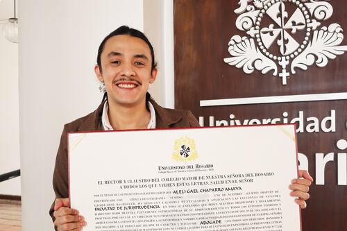 Él es el primer abogade en recibir su título con lenguaje inclusivo: “esto es importante a futuro”