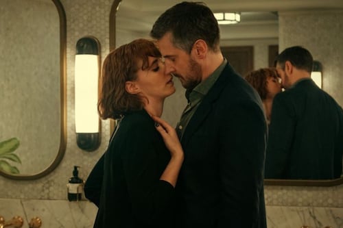 3 series para ver con tu novio y entrar en calor: perfectas para un fin de semana de pasión