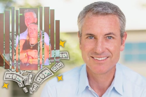 Kiss Cam: La millonaria cifra que Andy Byron tendría que pagarle a su esposa en un divorcio tras infidelidad en concierto de Coldplay