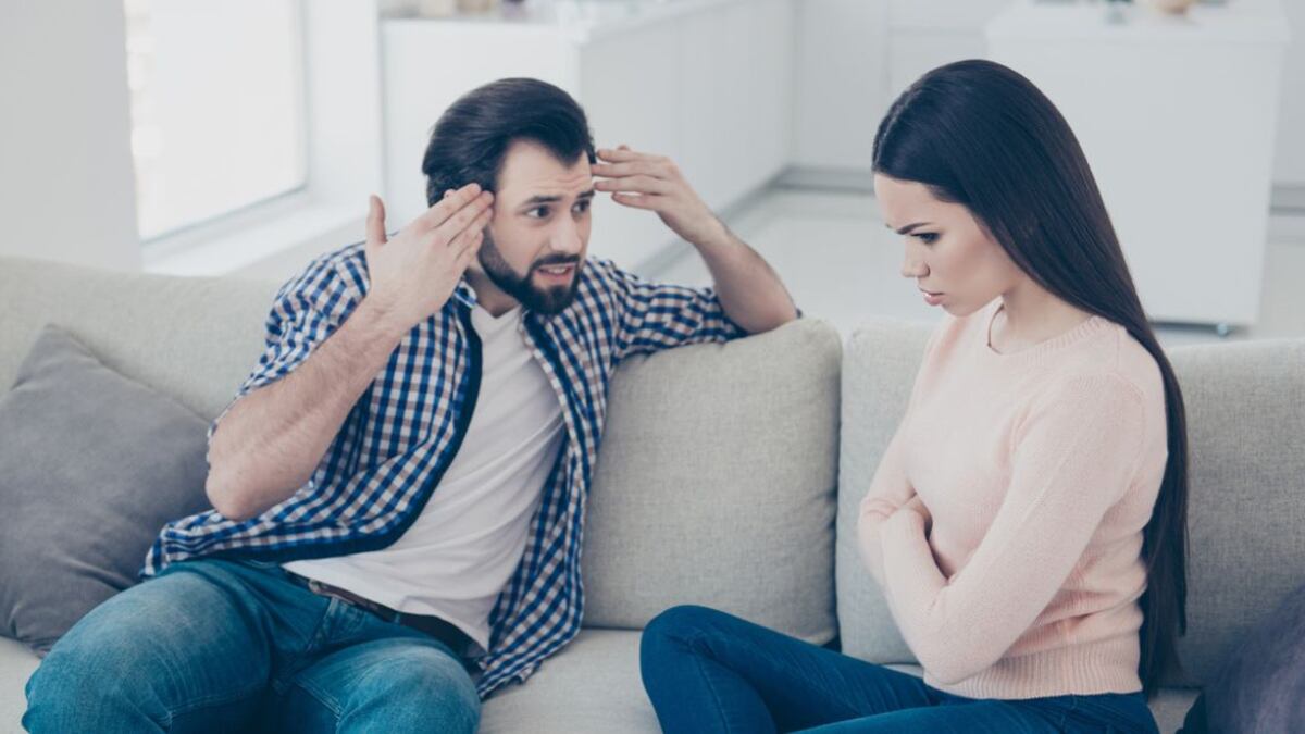 Una señal de alerta: las 3 señales que tu relación se estaría volviendo tóxica