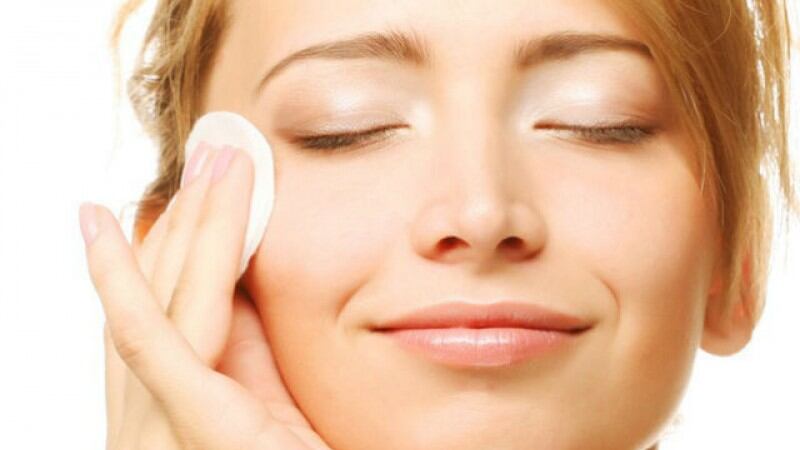 No es necesario ir a un centro de belleza para hacer una limpieza de cutis.