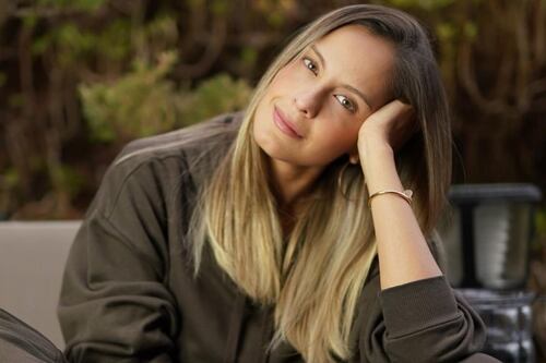 “Sirena del Carnaval”: Como toda una bailarina, Laura Acuña enamoró con sus fotos en falda traslúcida