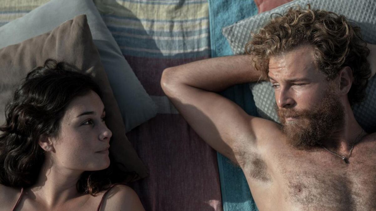 La aclamada miniserie subida de tono que es furor en Netflix y que te devorarás en solamente una tarde