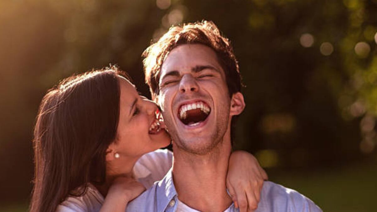 Qué significa que un hombre te muerda la oreja