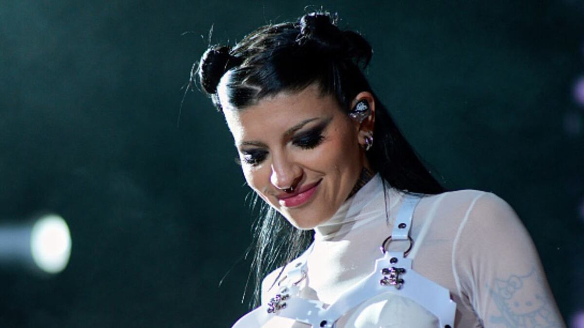 "Natural y sin esponjas": filtran video de sensual baile de Cazzu y en redes quedan con la boca abierta