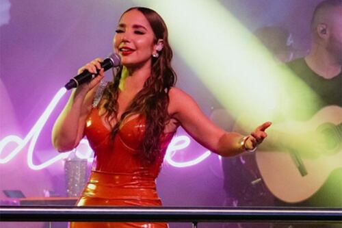 Enferma y todo, Paola Jara lució polémico conjunto rosado y aún así la criticaron”