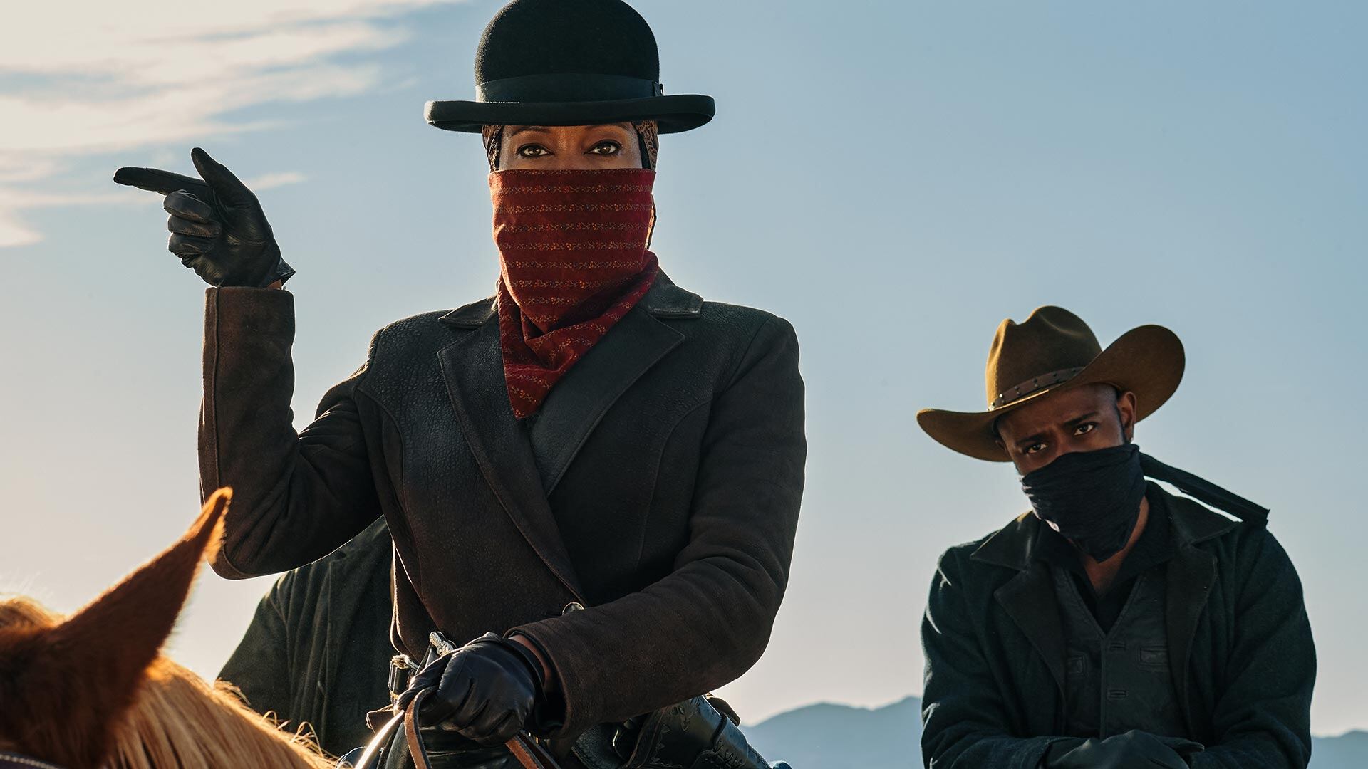 Jonathan Majors e Idris Elba protagonizan este thriller de vaqueros