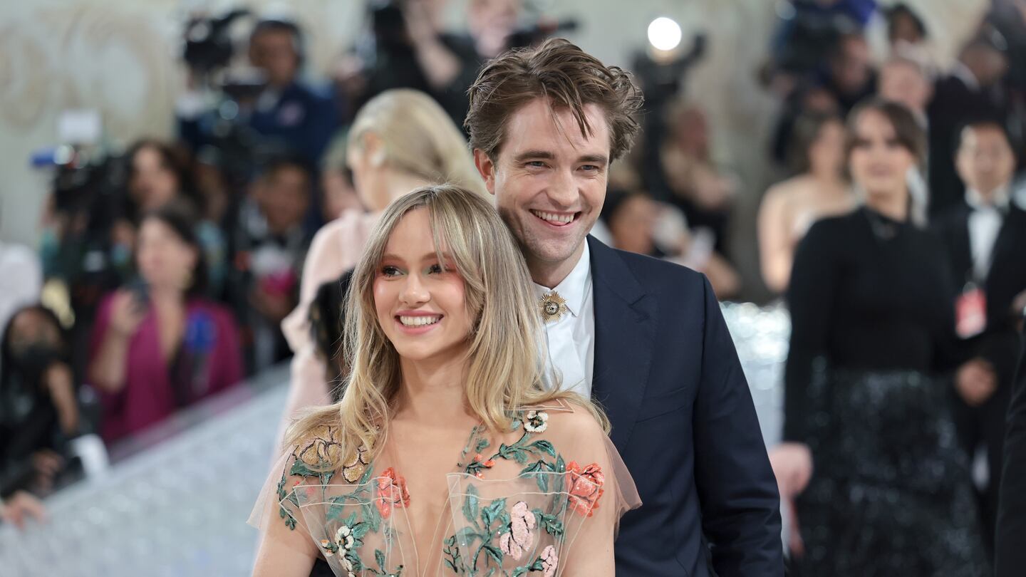 Suki Waterhouse / Robert Pattinson