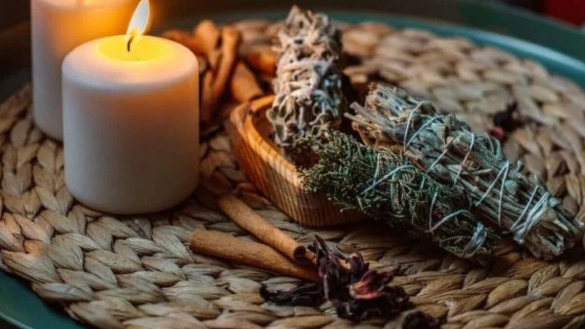 Mhoni Vidente revela el ritual más poderoso para que te llueva el dinero en 2025