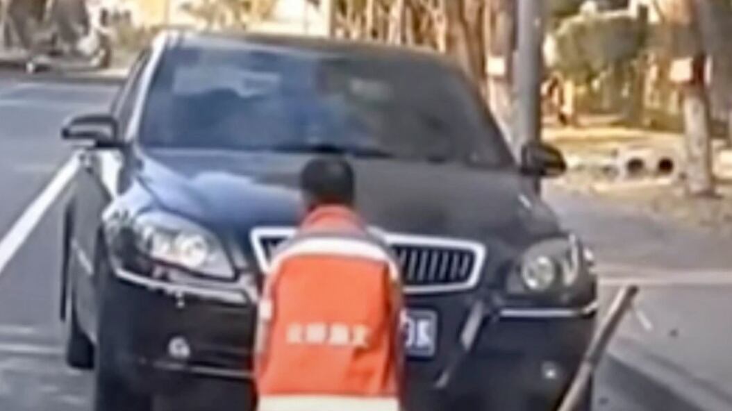 El video causó indignación en redes sociales