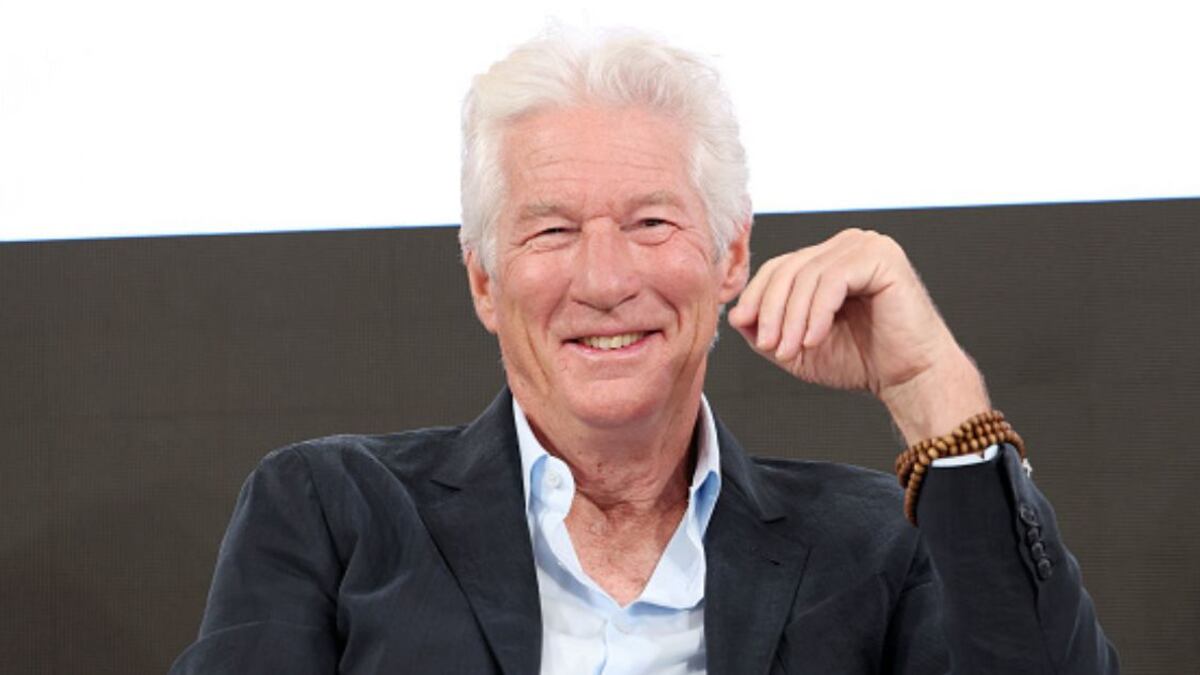 Hijo de Richard Gere opacó a su padre en Venecia y se roba todas las miradas con su impactante parecido