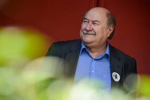 A los 83 años muere Antonio Skármeta, Premio Nacional de Literatura en 2014