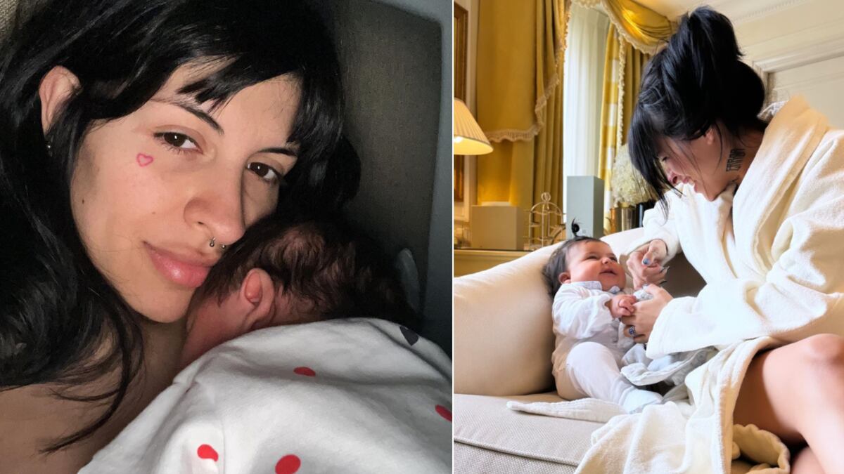 Cazzu junto a la pequeña Inti