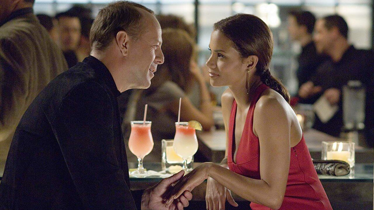 Es un drama protagonizado por Halle Berry y Bruce Willis