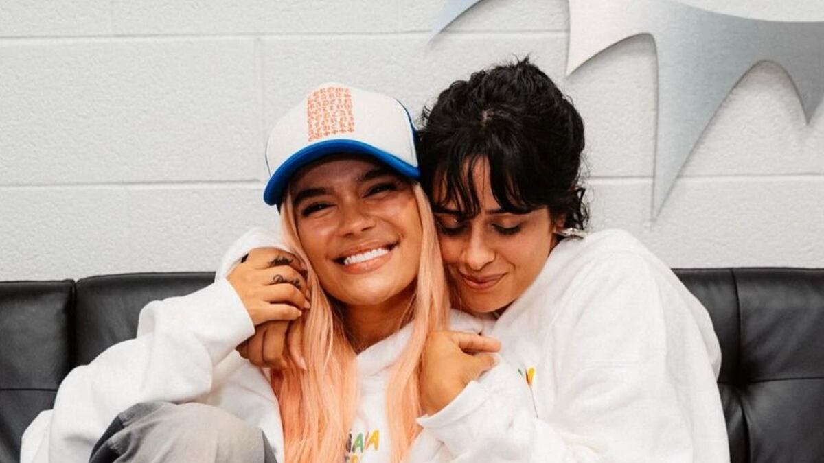 Camila Cabello casi lo muestra todo perreando en un concierto de Karol G