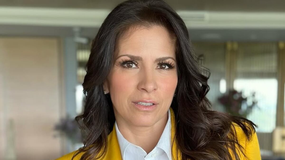 Alessandra Rosaldo le dijo adiós a su cabello ondulado, pero las críticas no tardaron en llegar.