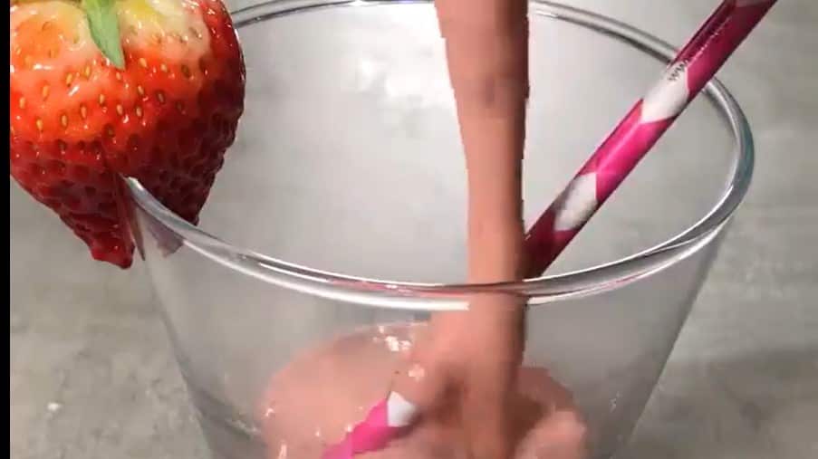 Smoothie de fresa con kiwi