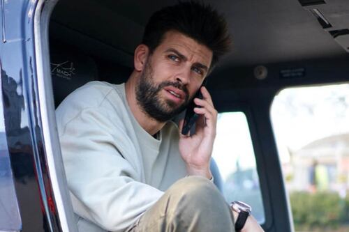 Los vecinos de Piqué lo delatan y cuentan que hacía fiestas “con muchas mujeres”