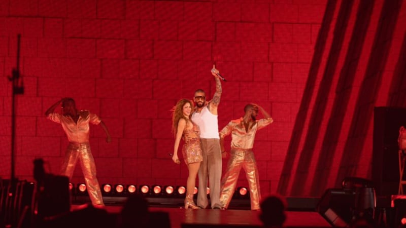 En el concierto de Shakira en Medellín, apareció sorpresivamente Maluma.