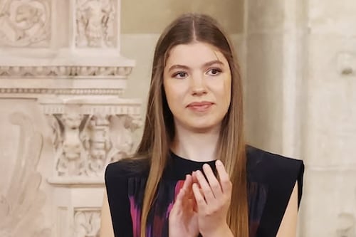 “No le favorecen”: famoso diseñador critica los looks de la infanta Sofía y asegura que “le acorta el cuerpo”