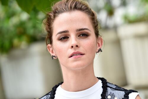 ¡Atrevida y elegante! Emma Watson enseñó a usar un look de piezas lenceras sin verte ‘vulgar’