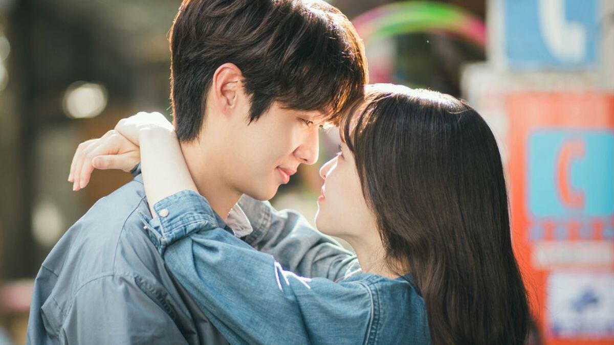 Choi Woo-shik y Park Bo-young en 'Melo Movie'