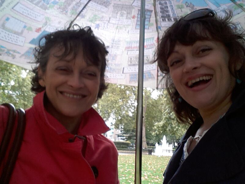 Las gemelas Burns, actrices de 'El resplandor', en la actualidad