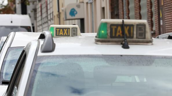 La mujer dio a luz en un taxi