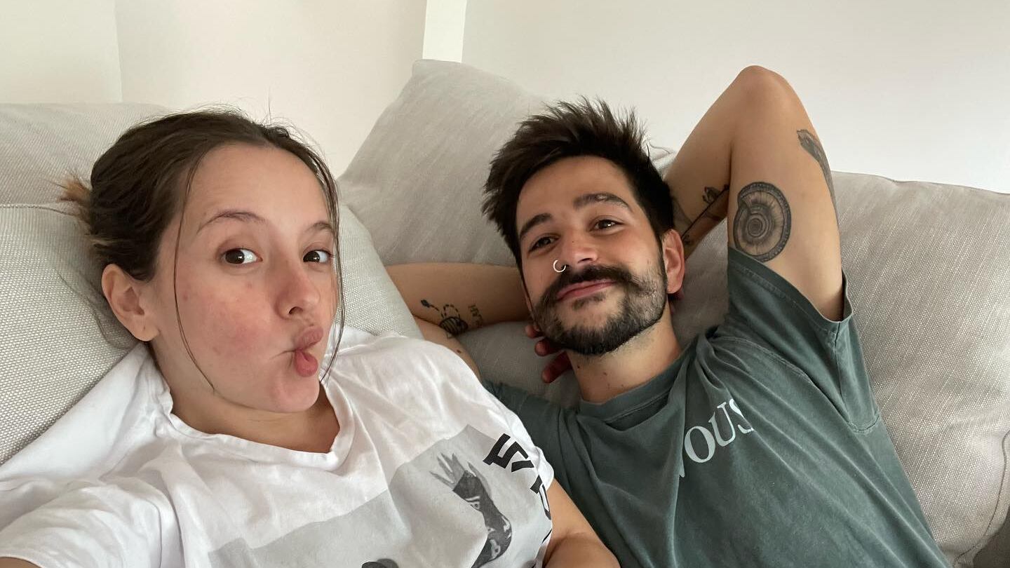 Algunos detalles de sus publicaciones habrían revelado la noticia